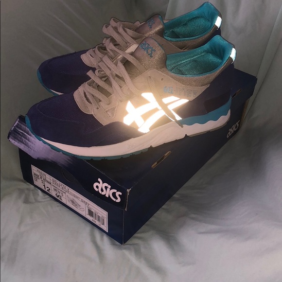 ASICS - Picture 3 of 4